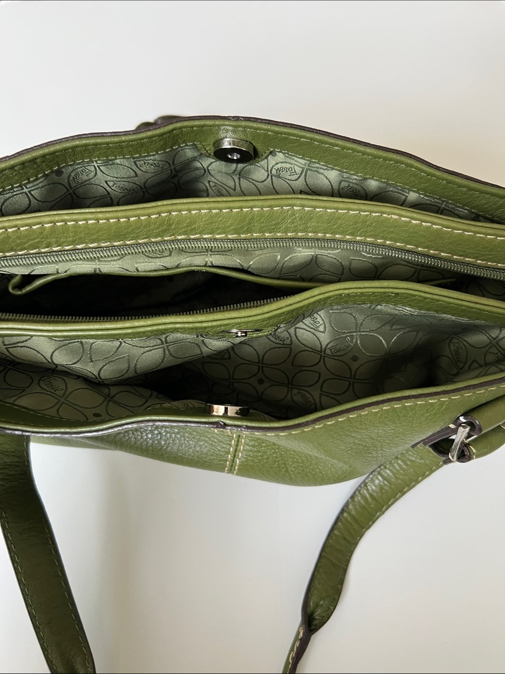 Vintage Fossil Leather Shoulder Bag - Picture 4 of 8